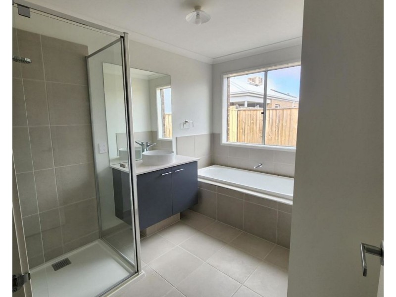 21 Luppino Street, Donnybrook VIC 3064