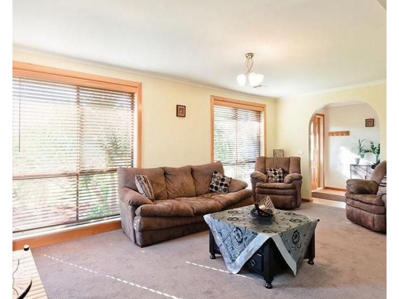 25 Hothlyn Drive, Craigieburn VIC 3064
