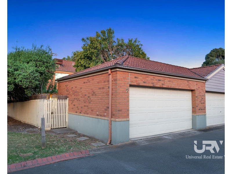 7 Poppy Drive, South Morang VIC 3752