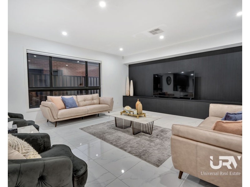 104 Debonair Parade, Craigieburn VIC 3064