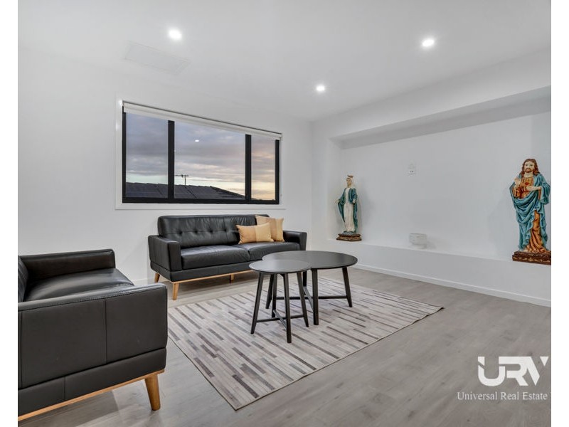 104 Debonair Parade, Craigieburn VIC 3064