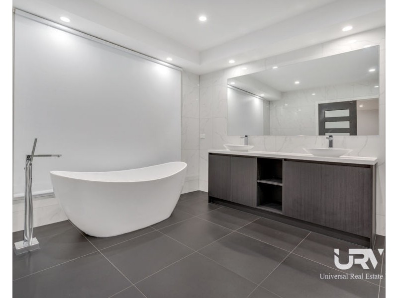 104 Debonair Parade, Craigieburn VIC 3064