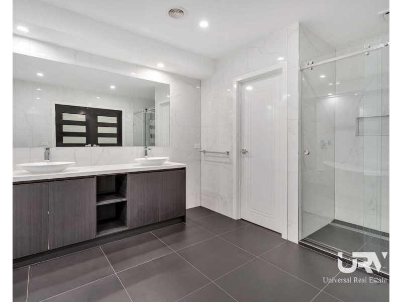 104 Debonair Parade, Craigieburn VIC 3064