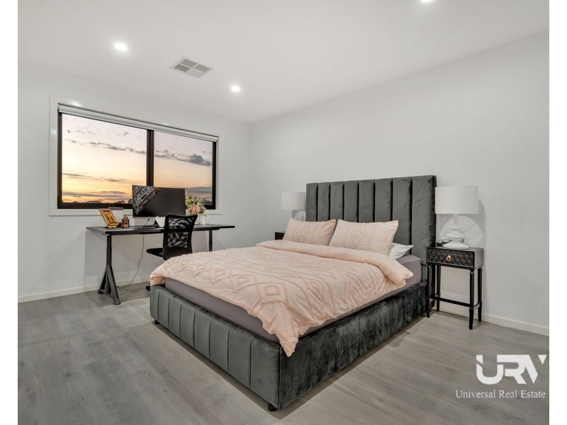 104 Debonair Parade, Craigieburn VIC 3064