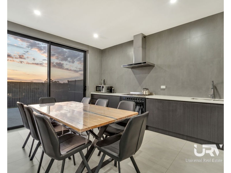 104 Debonair Parade, Craigieburn VIC 3064