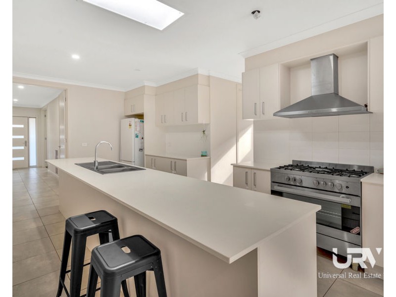 9 Yacht Road, Point Cook VIC 3030