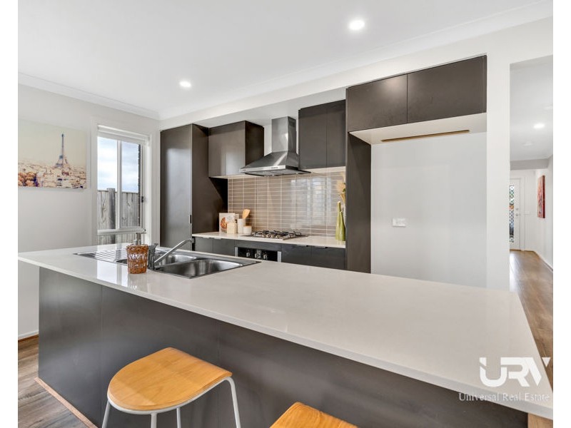 5 Leane Way, Mickleham VIC 3064