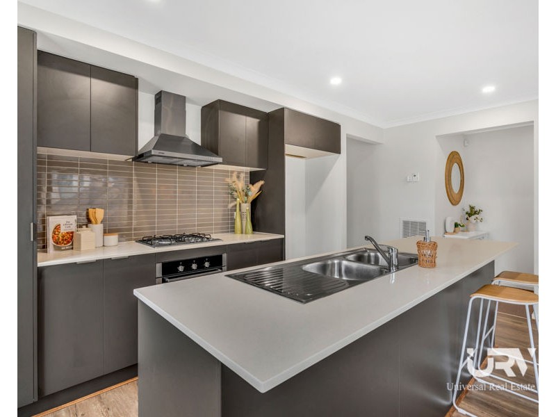 5 Leane Way, Mickleham VIC 3064