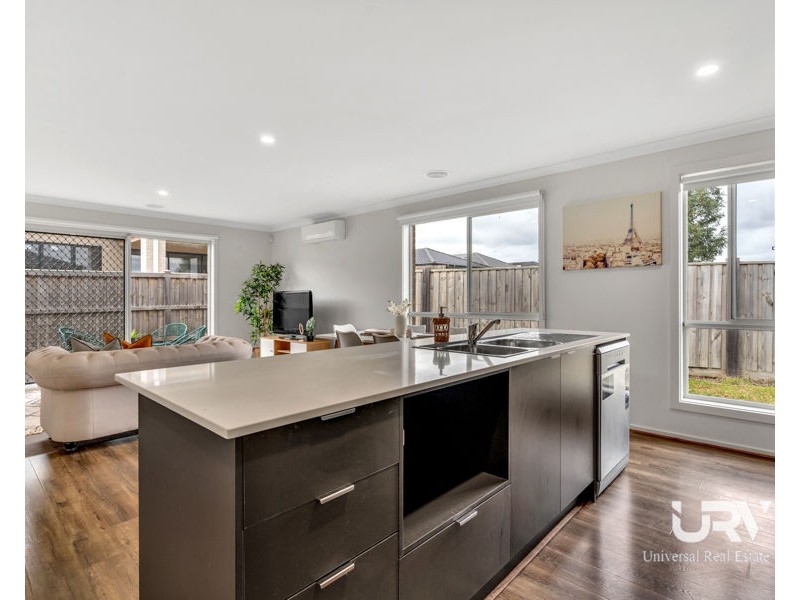 5 Leane Way, Mickleham VIC 3064