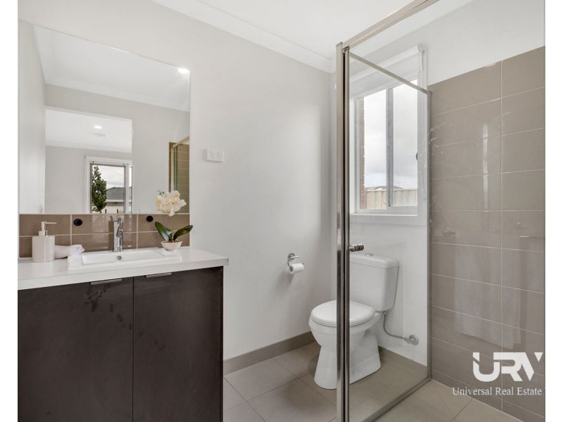 5 Leane Way, Mickleham VIC 3064