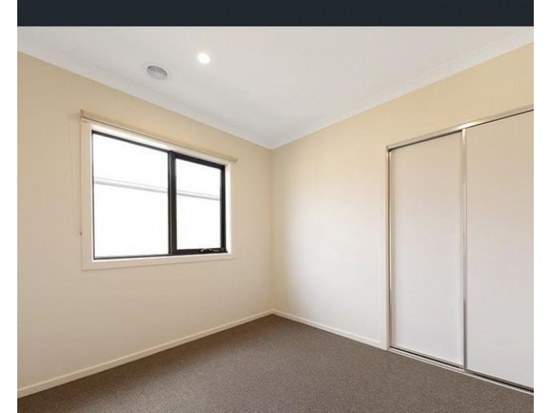 44 Foxtail Circuit, Wallan VIC 3756
