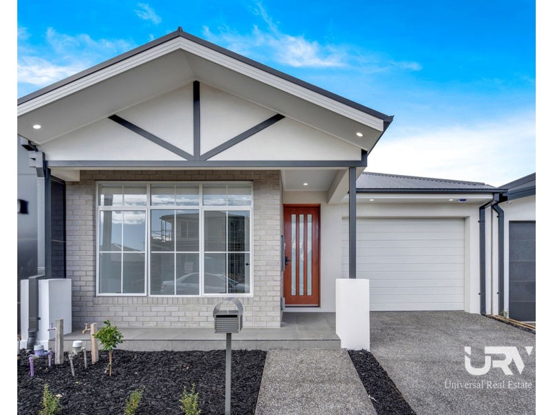 14 Callicoma Street, Mickleham VIC 3064