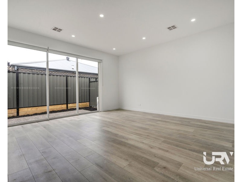 14 Callicoma Street, Mickleham VIC 3064