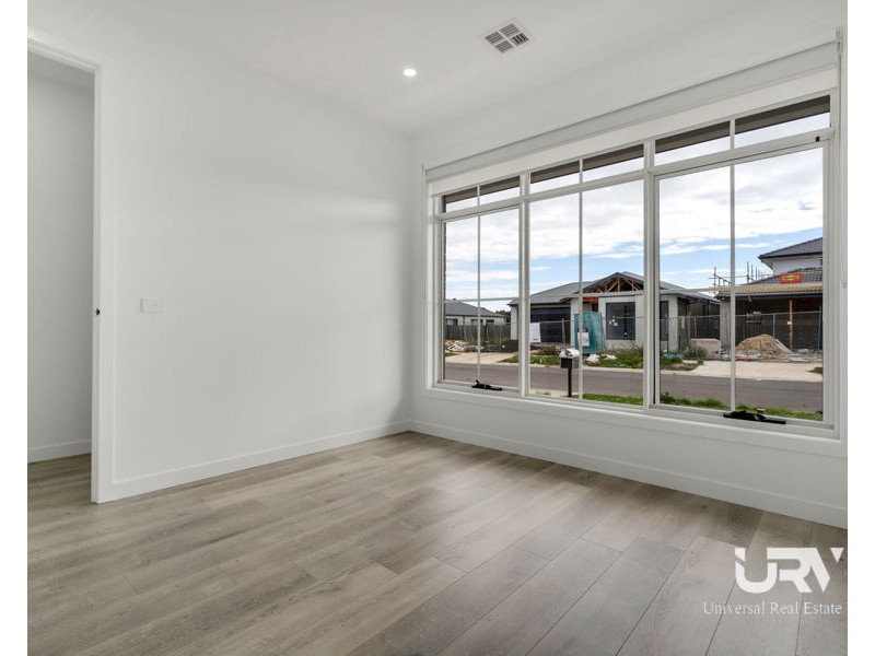 14 Callicoma Street, Mickleham VIC 3064