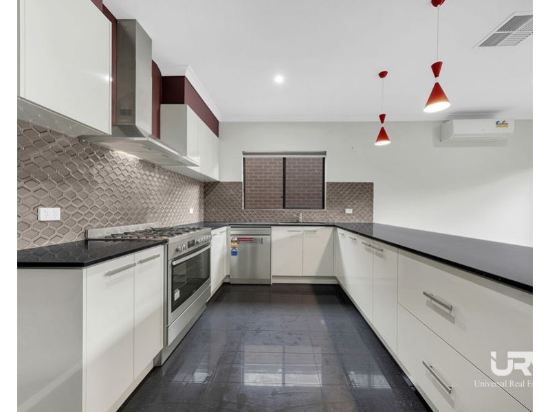 16 Puckle Avenue, Mickleham VIC 3064