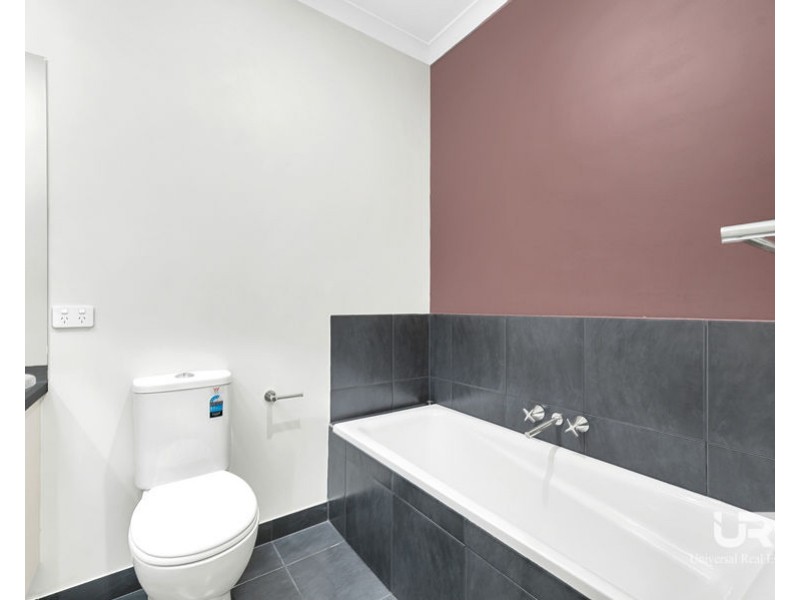 16 Puckle Avenue, Mickleham VIC 3064