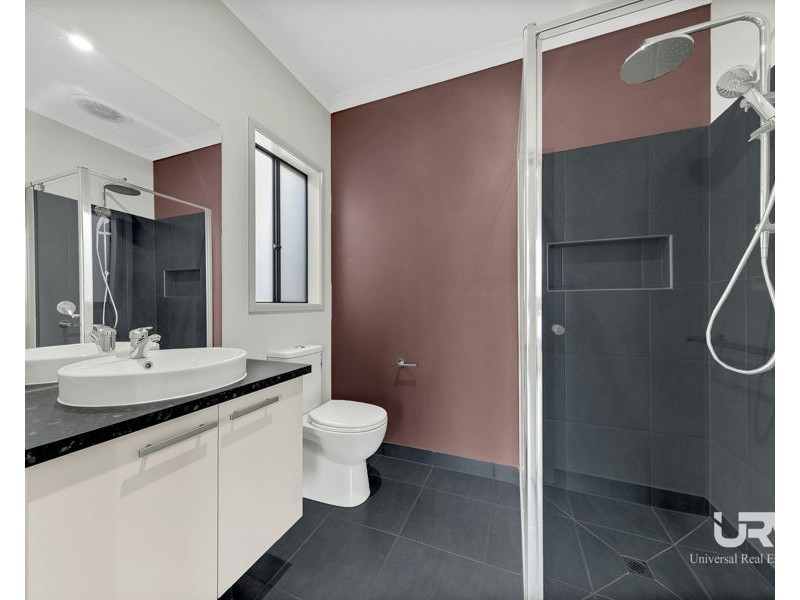 16 Puckle Avenue, Mickleham VIC 3064