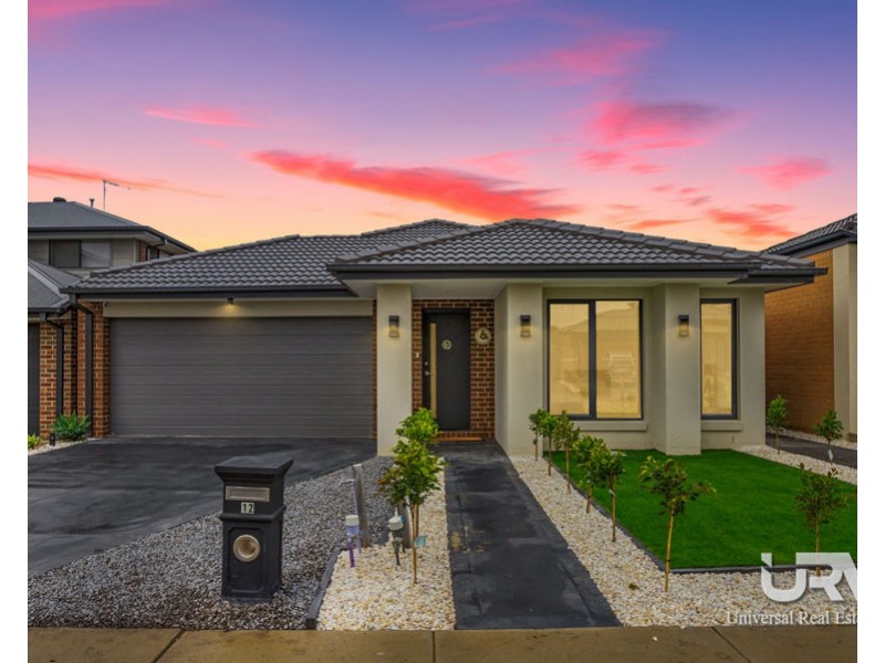 12 Camberwell Parade, Mickleham VIC 3064