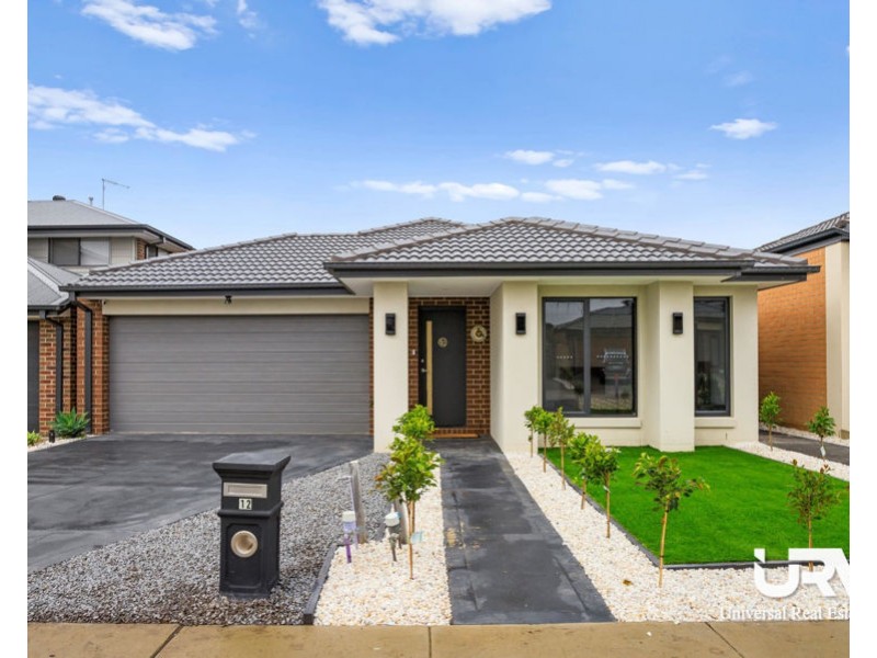 12 Camberwell Parade, Mickleham VIC 3064