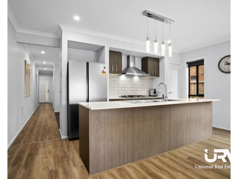 12 Camberwell Parade, Mickleham VIC 3064