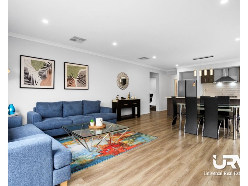 12 Camberwell Parade, Mickleham VIC 3064