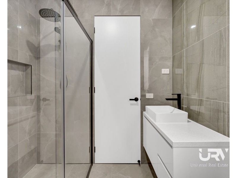 18 Sunnyside Drive, Mickleham VIC 3064