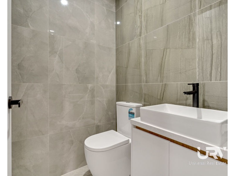 18 Sunnyside Drive, Mickleham VIC 3064