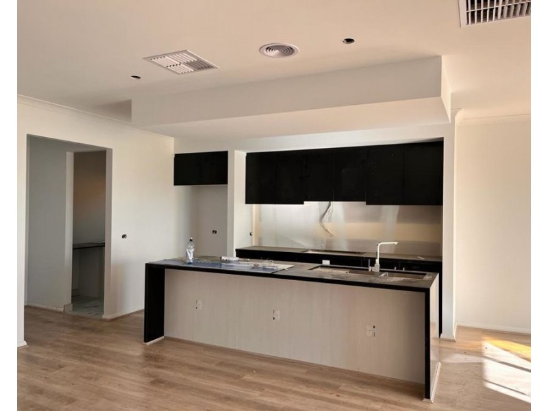 45 Rochford Drive, Donnybrook VIC 3064