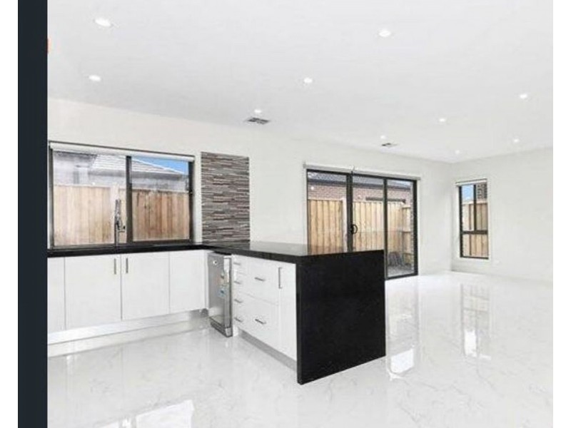 23 Middle Way, Mickleham VIC 3064