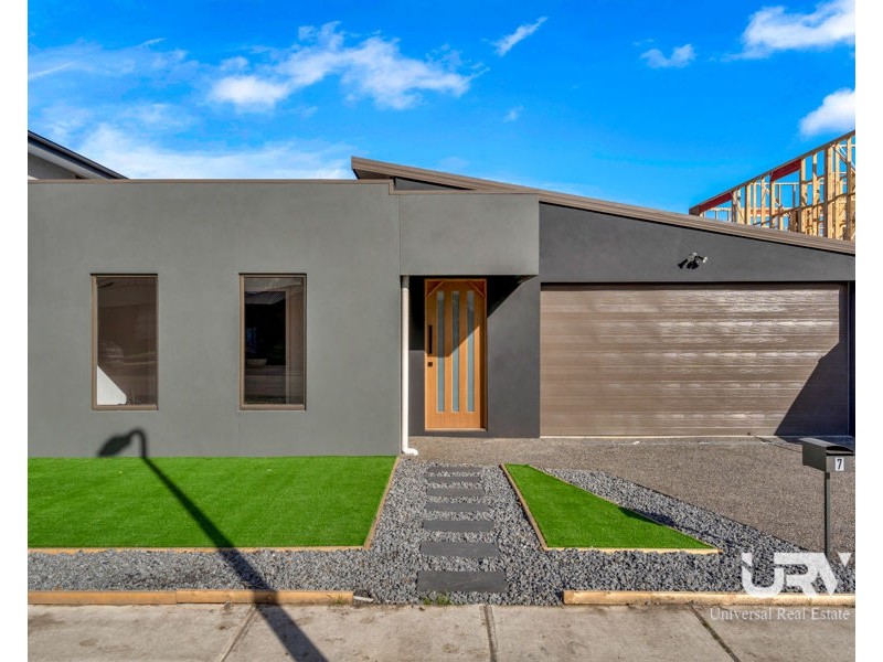 7 Tomago Street, Craigieburn VIC 3064
