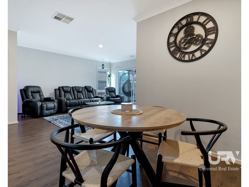 35 Moonlight Way, Mickleham VIC 3064