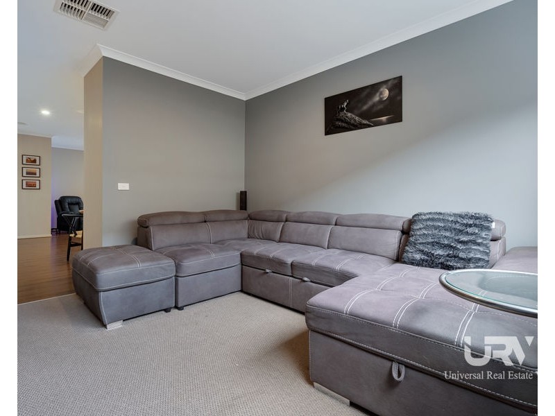 35 Moonlight Way, Mickleham VIC 3064