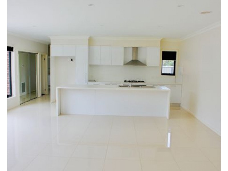 2/3 St Austell Court, Craigieburn VIC 3064