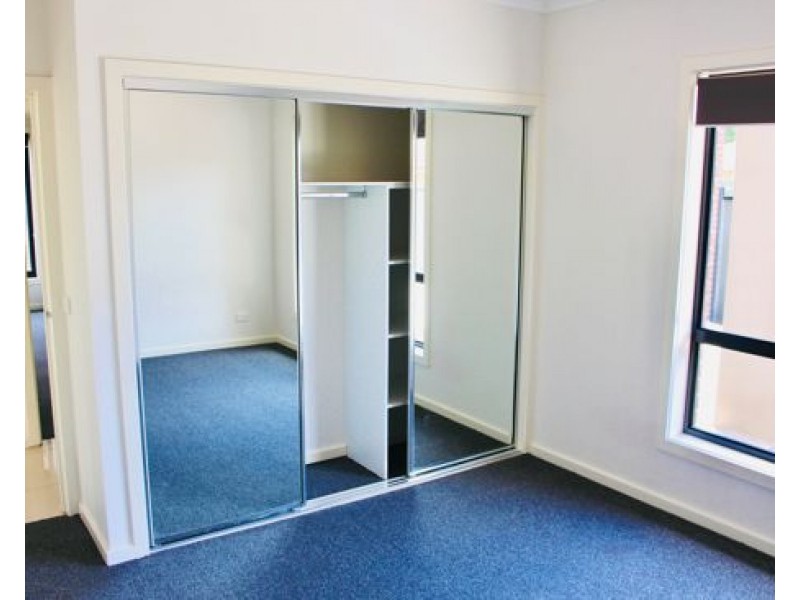 2/3 St Austell Court, Craigieburn VIC 3064