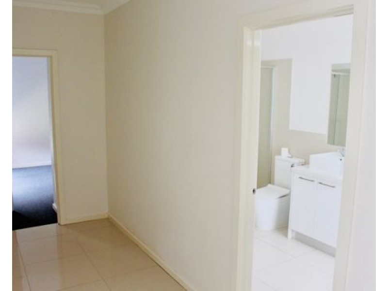 2/3 St Austell Court, Craigieburn VIC 3064