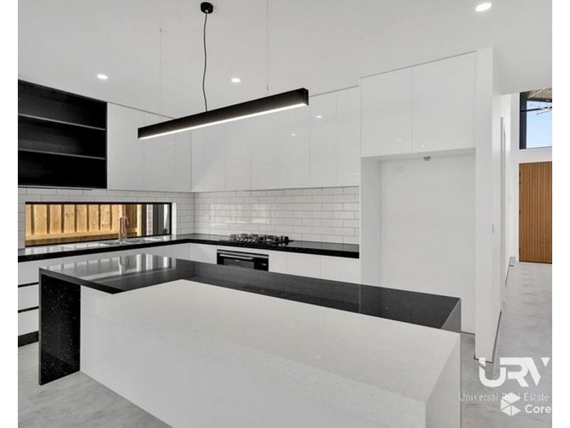 27 Madura Promenade, Mickleham VIC 3064