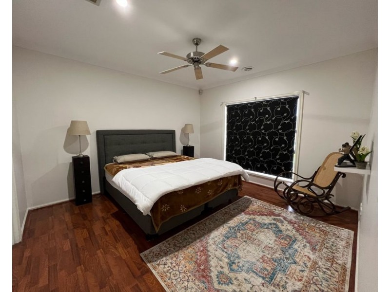 8 Discovery Close, Craigieburn VIC 3064