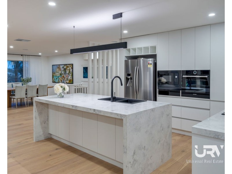 6 Fernyhill Court, Greenvale VIC 3059