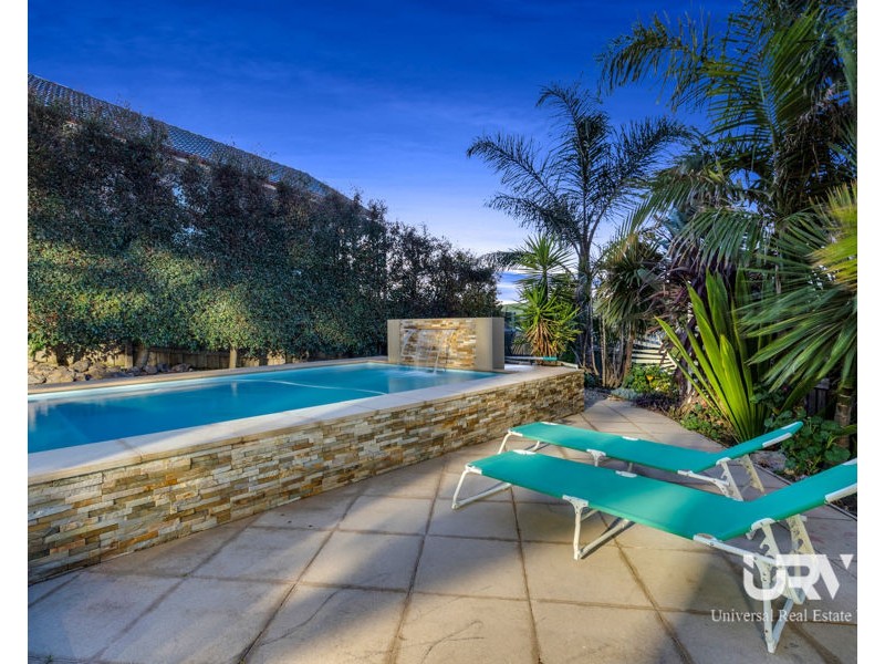 6 Fernyhill Court, Greenvale VIC 3059