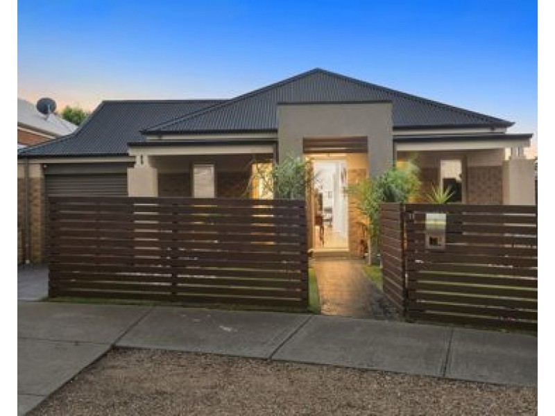 11 Reay Drive, Craigieburn VIC 3064