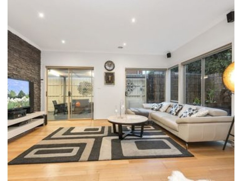 11 Reay Drive, Craigieburn VIC 3064