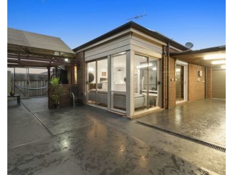 11 Reay Drive, Craigieburn VIC 3064