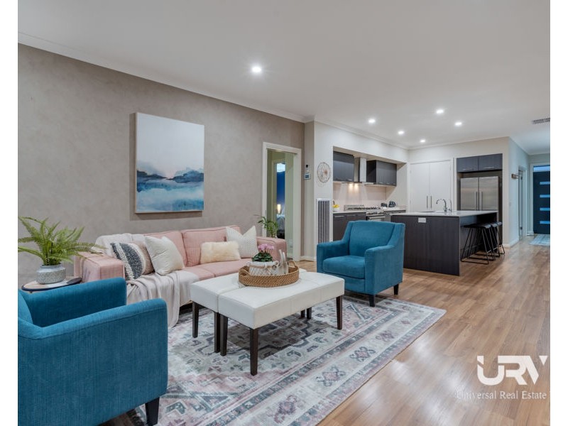8 Ben Loman Circuit, Craigieburn VIC 3064
