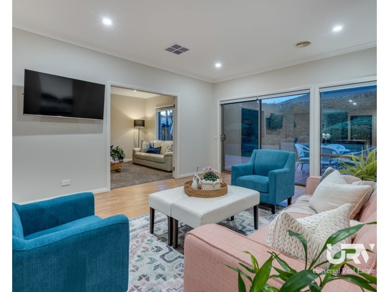 8 Ben Loman Circuit, Craigieburn VIC 3064