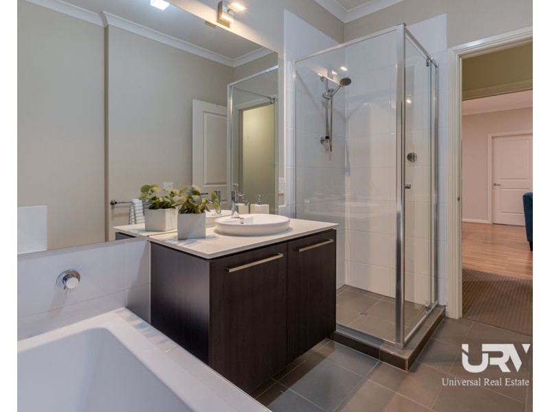 8 Ben Loman Circuit, Craigieburn VIC 3064