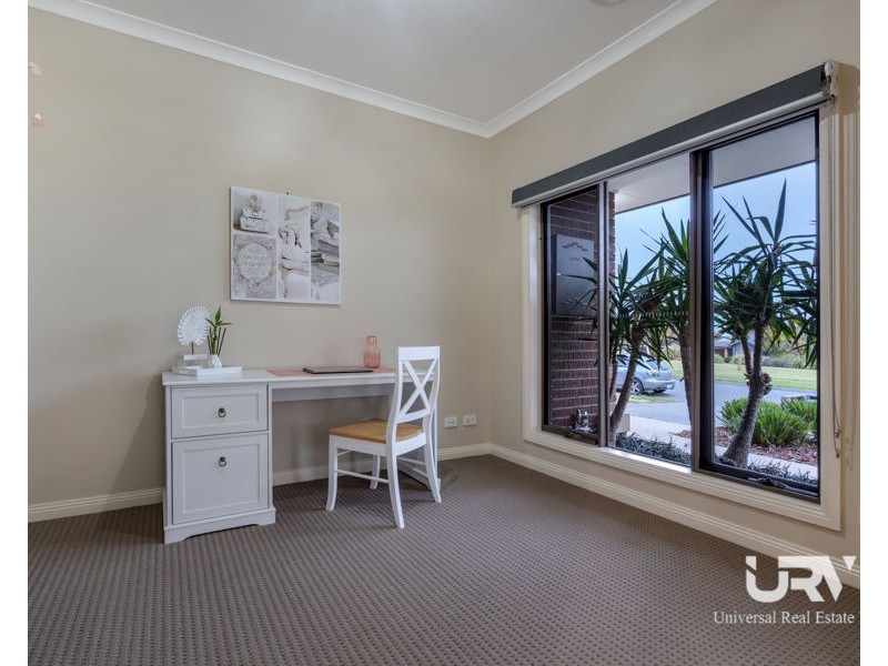 8 Ben Loman Circuit, Craigieburn VIC 3064