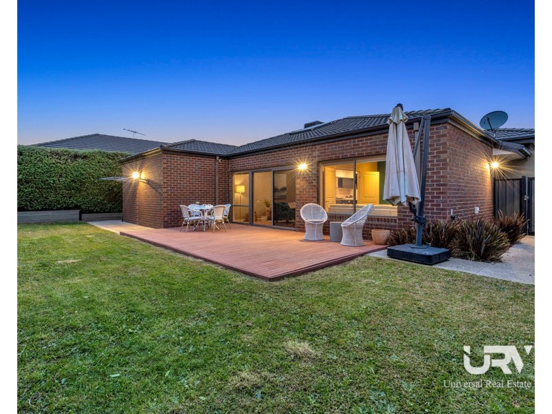 8 Ben Loman Circuit, Craigieburn VIC 3064