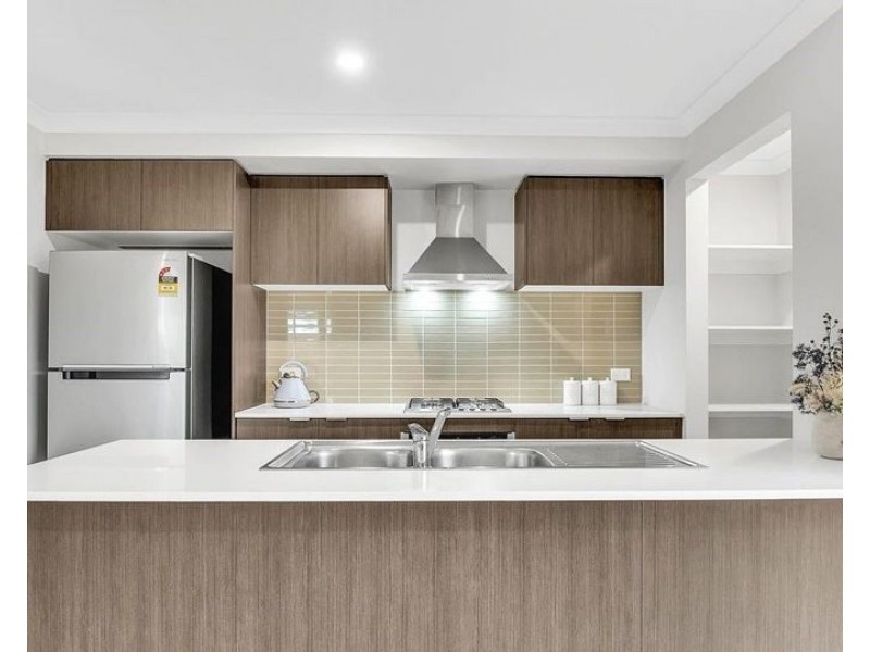 15 Joy Drive, Mickleham VIC 3064