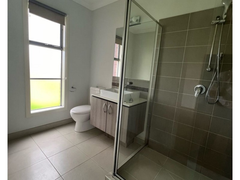 3 Fenland Street, Craigieburn VIC 3064
