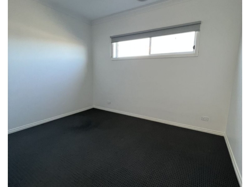 14 Gundagai Circuit, Kalkallo VIC 3064